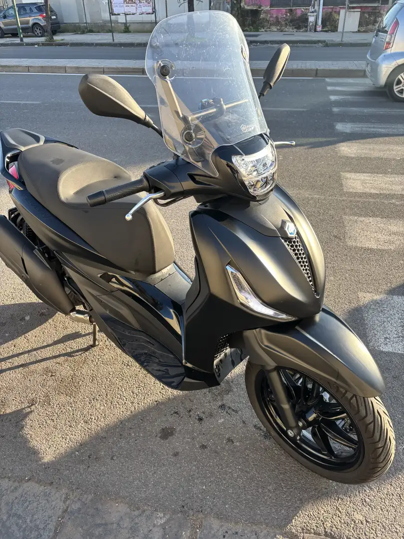 Piaggio Beverly 400 Deep Black - 1