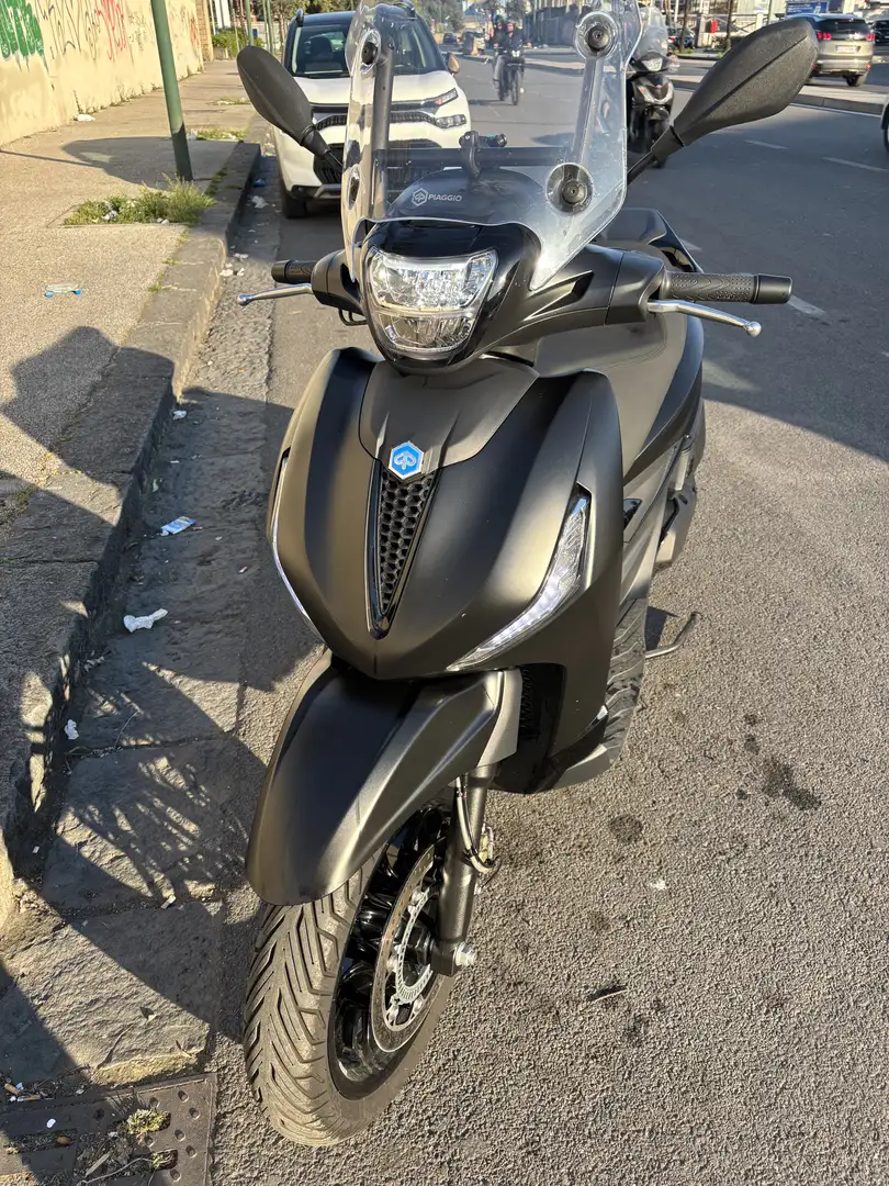 Piaggio Beverly 400 Deep Black - 2
