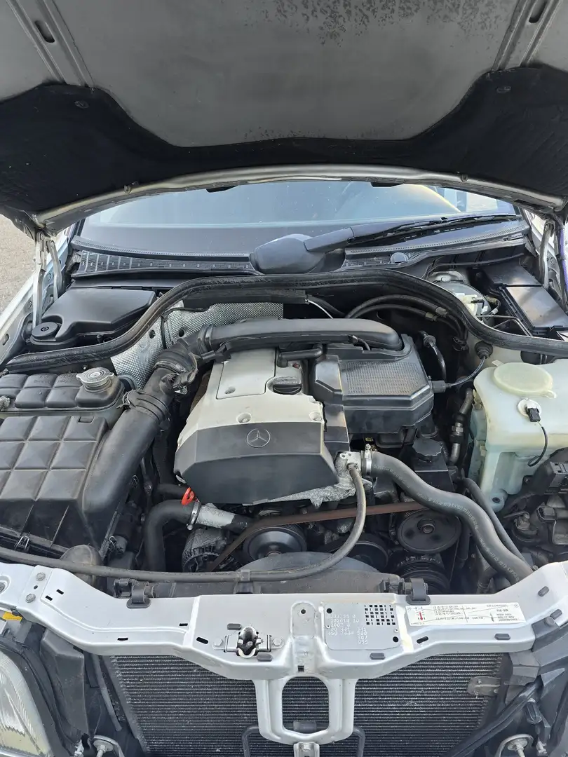 Mercedes-Benz C 180 Elegance Gris - 2