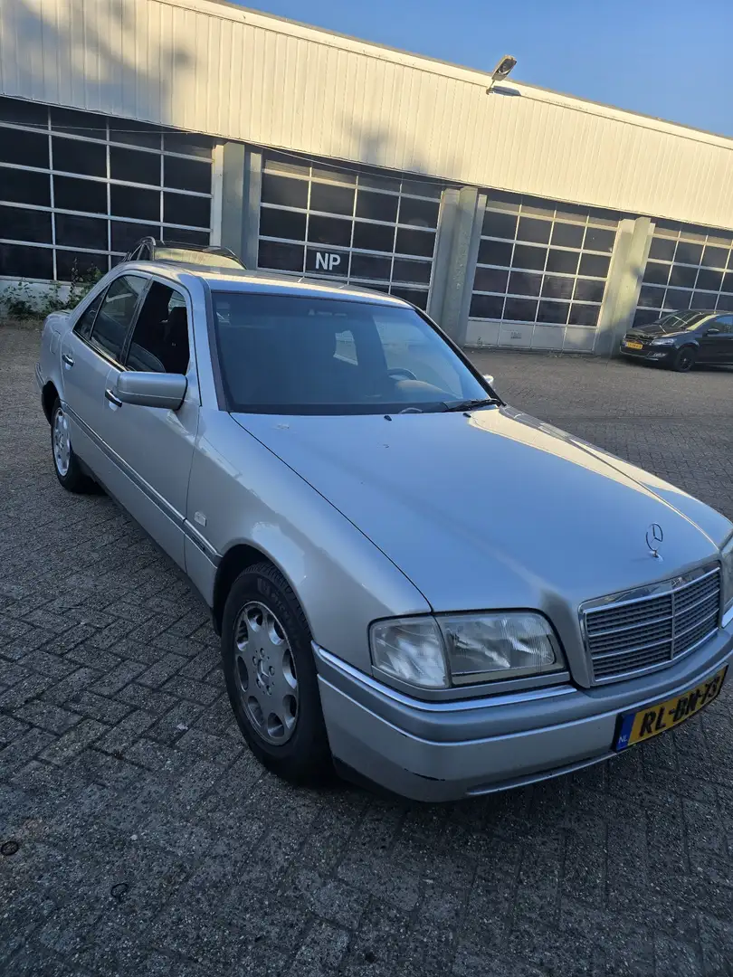 Mercedes-Benz C 180 Elegance Gris - 1