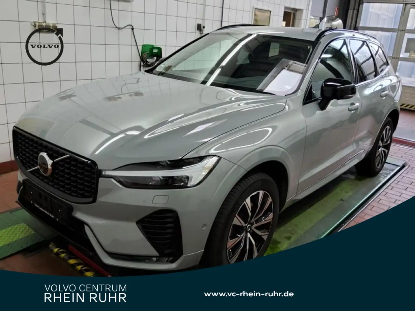 Volvo XC60 B5 AWD  PLUS DARK FAP+HKSOUND+360°WINTERPAK Grau - 1