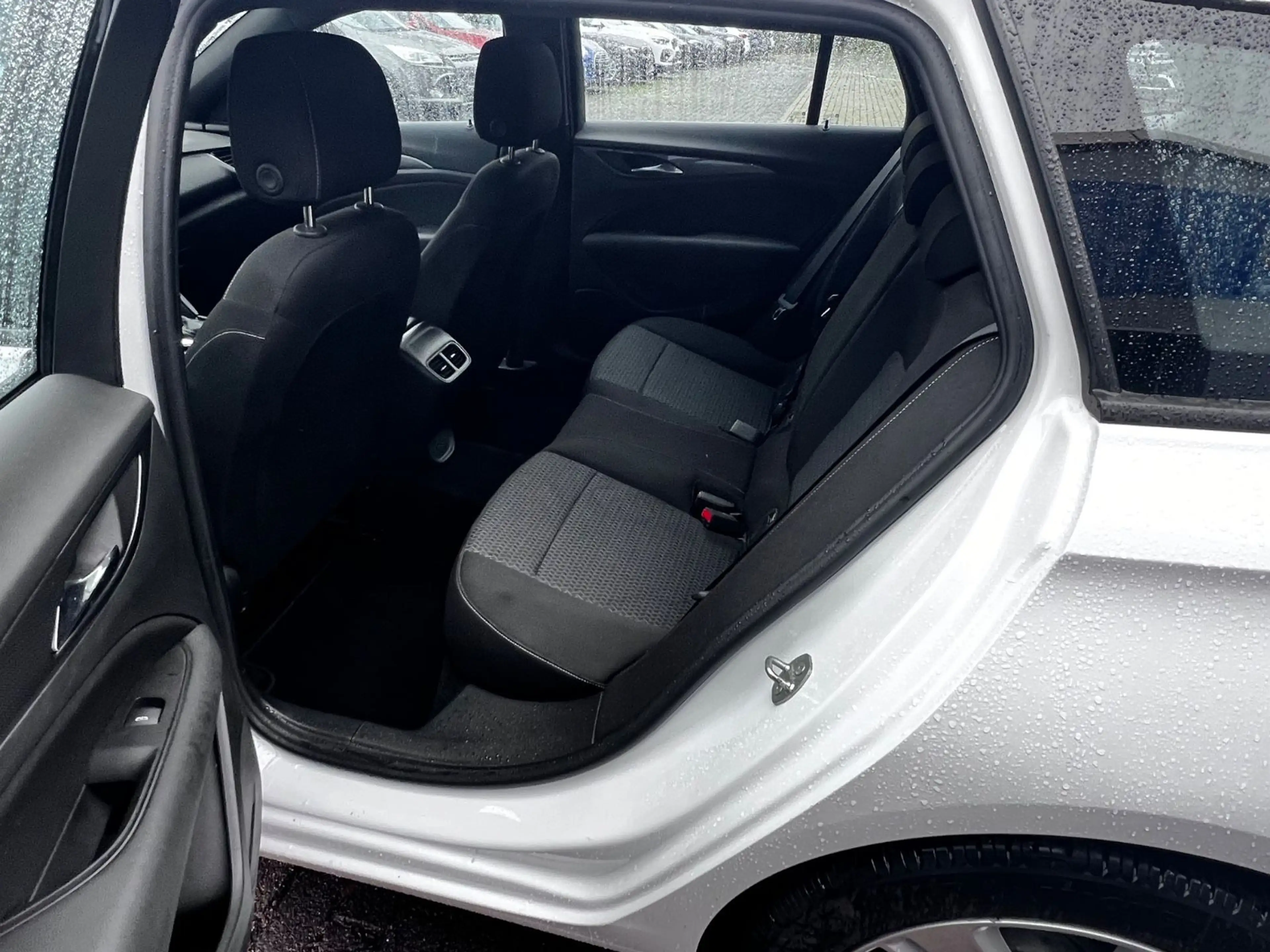 Opel Insignia B Sports Tourer Business Edition Aut. — photo 11
