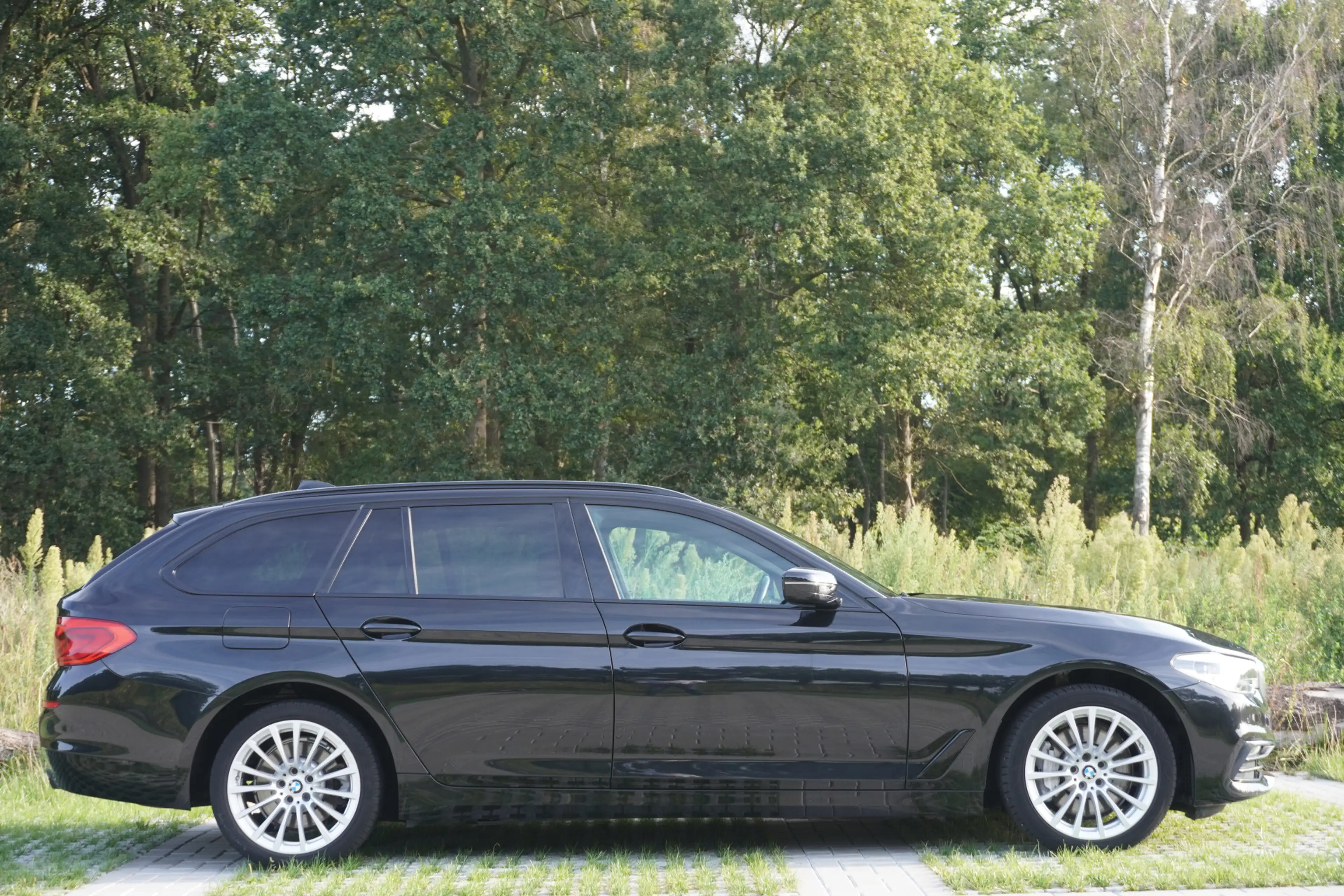 BMW 530 5-serie Touring 530i xDrive High Executive Automaa — photo 3