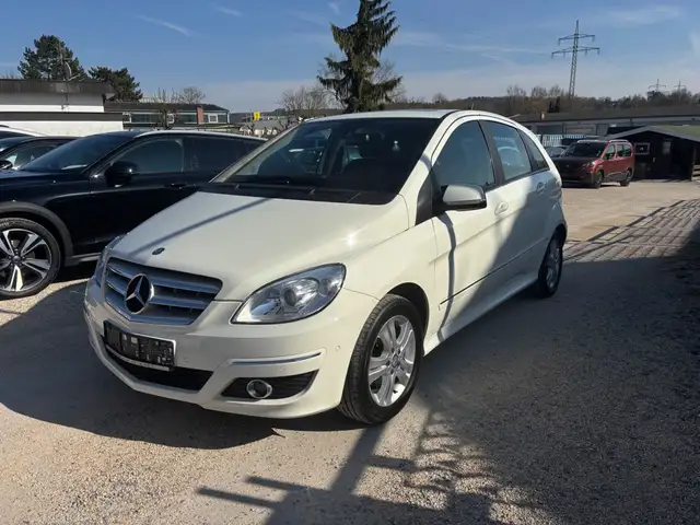 Mercedes-Benz B 200 Panorama, Autom. Navi, Sitzheizung