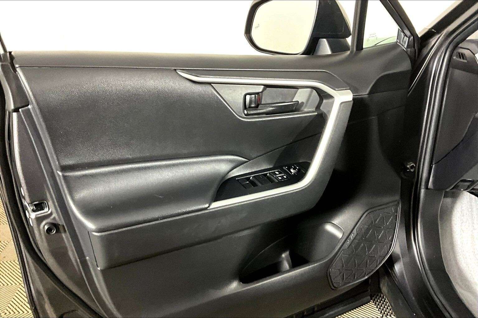 used 2022 Toyota RAV4 car, priced at $26,998