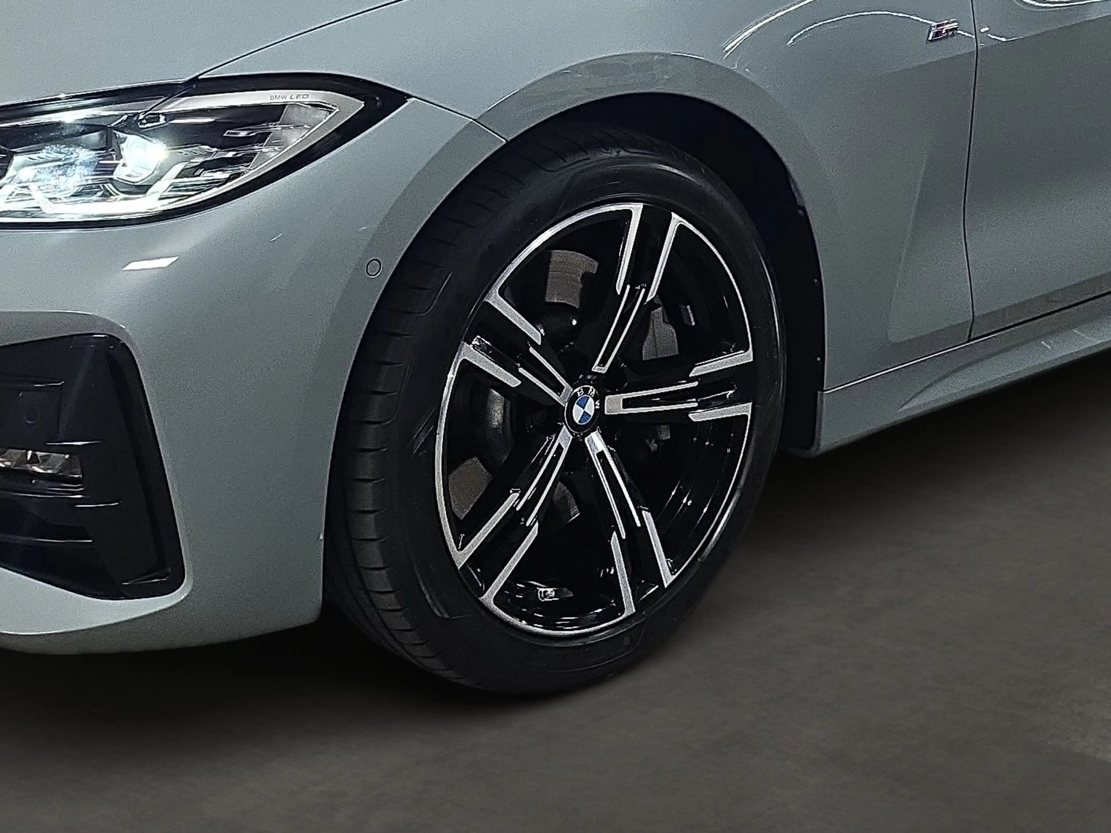 BMW 430 i xDrive M-Sport*OpenAir*Harman/Kardon*18"*Driving — photo 6