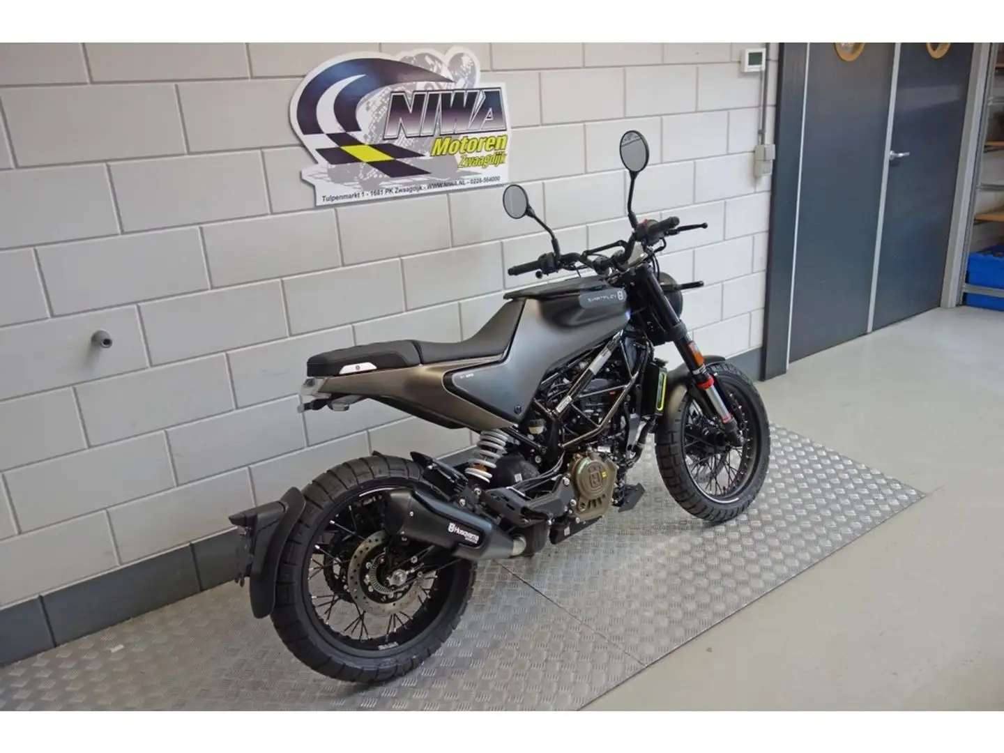 Husqvarna Svartpilen 125 Noir - 2