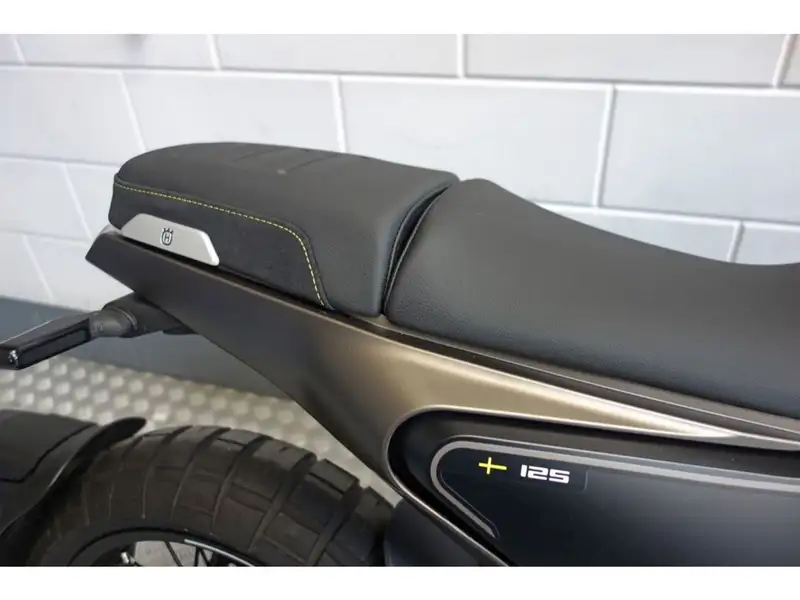 Husqvarna Svartpilen - foto 5