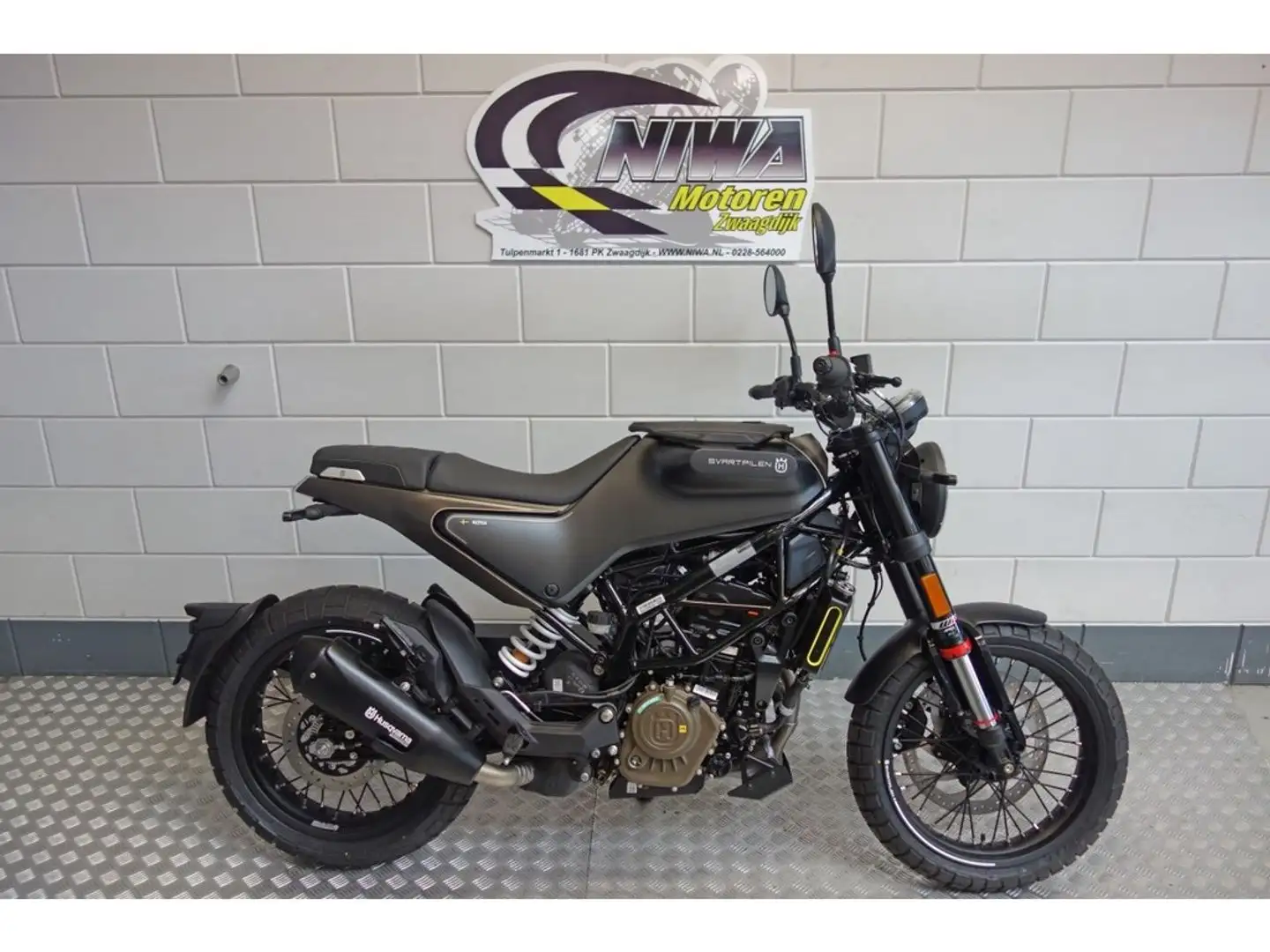 Husqvarna Svartpilen 125 Noir - 1