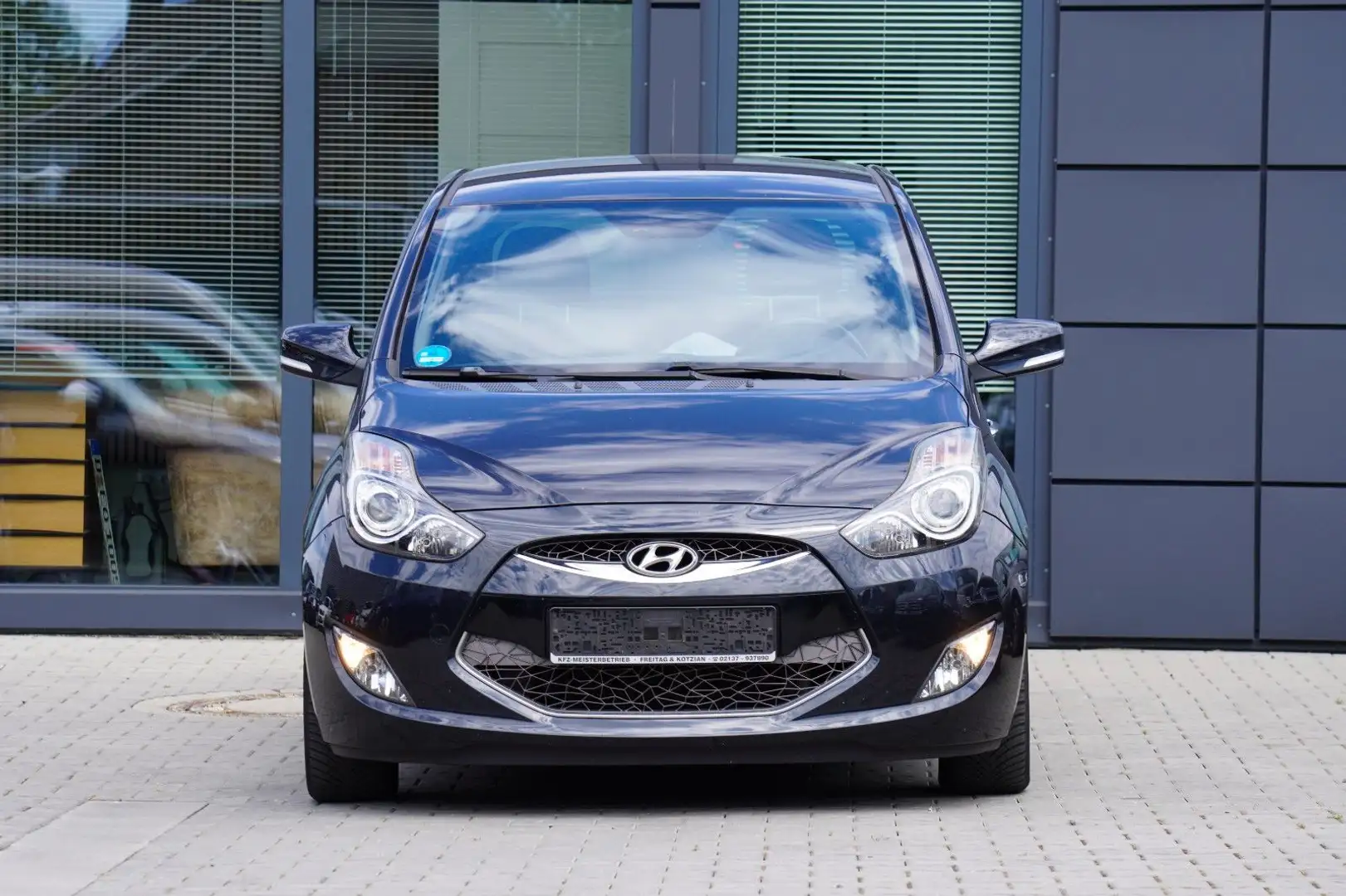 Hyundai iX20 Comfort *MIT 2 JAHREN GARANTIE !!* Zwart - 2