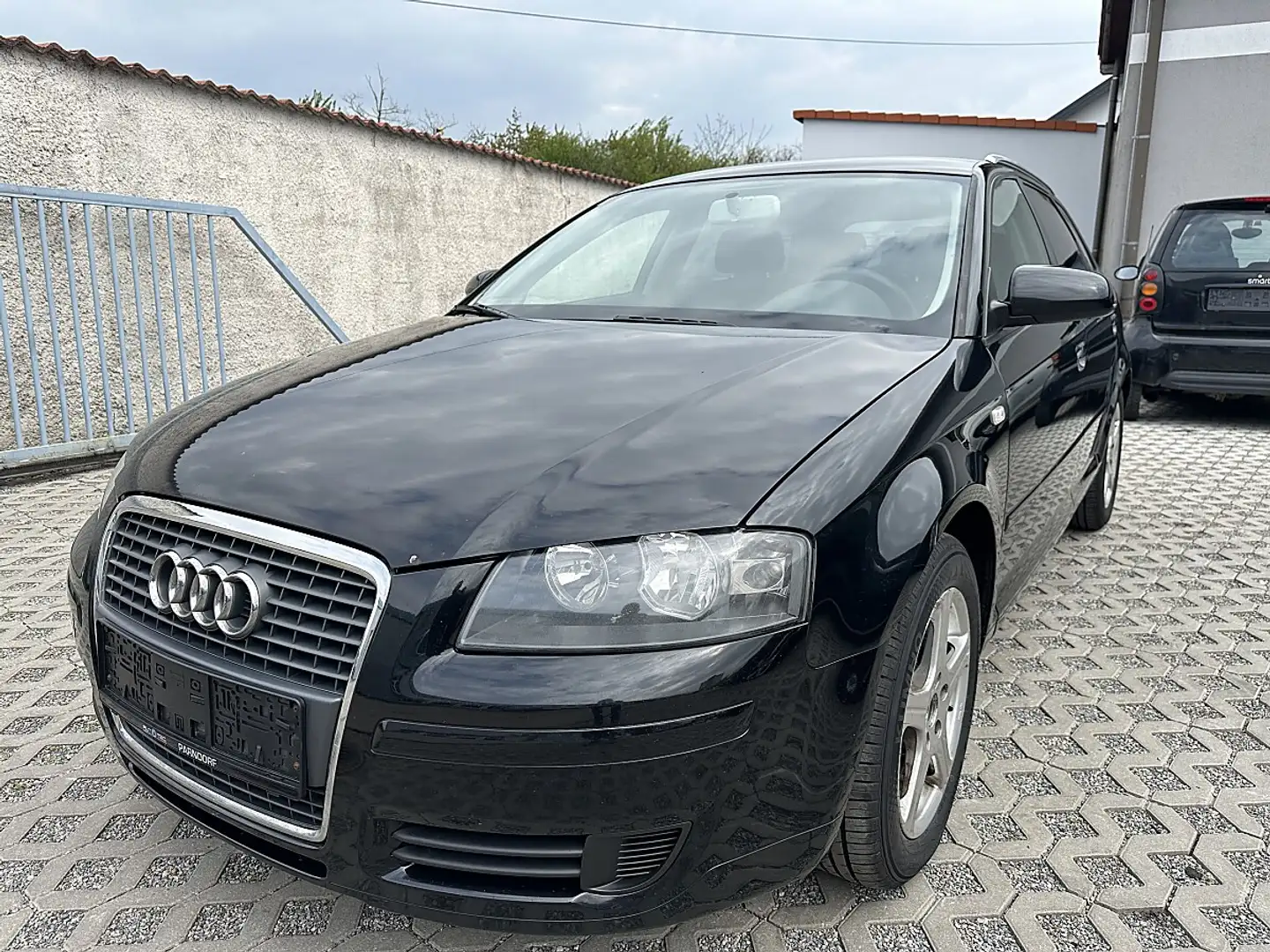 Audi A3 SB Attraction 1,9 TDI DPF Schwarz - 1