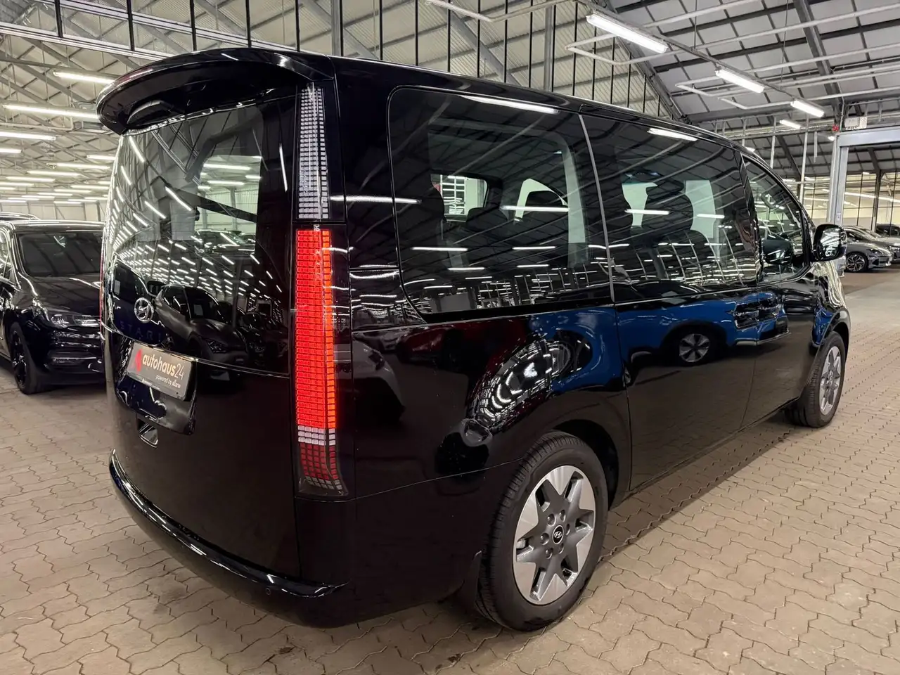 Hyundai STARIA 2.2 CRDi Trend 9-Sitzer|360°|CarPlay 5
