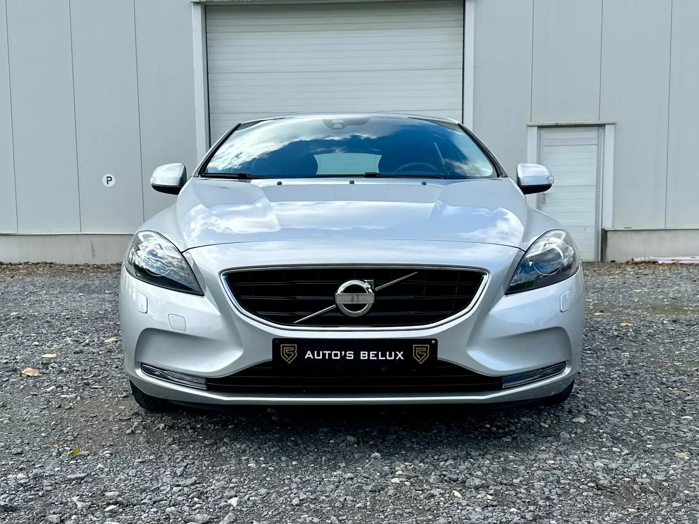 Volvo V40 V40 T2 Kinetic Zilver - 2