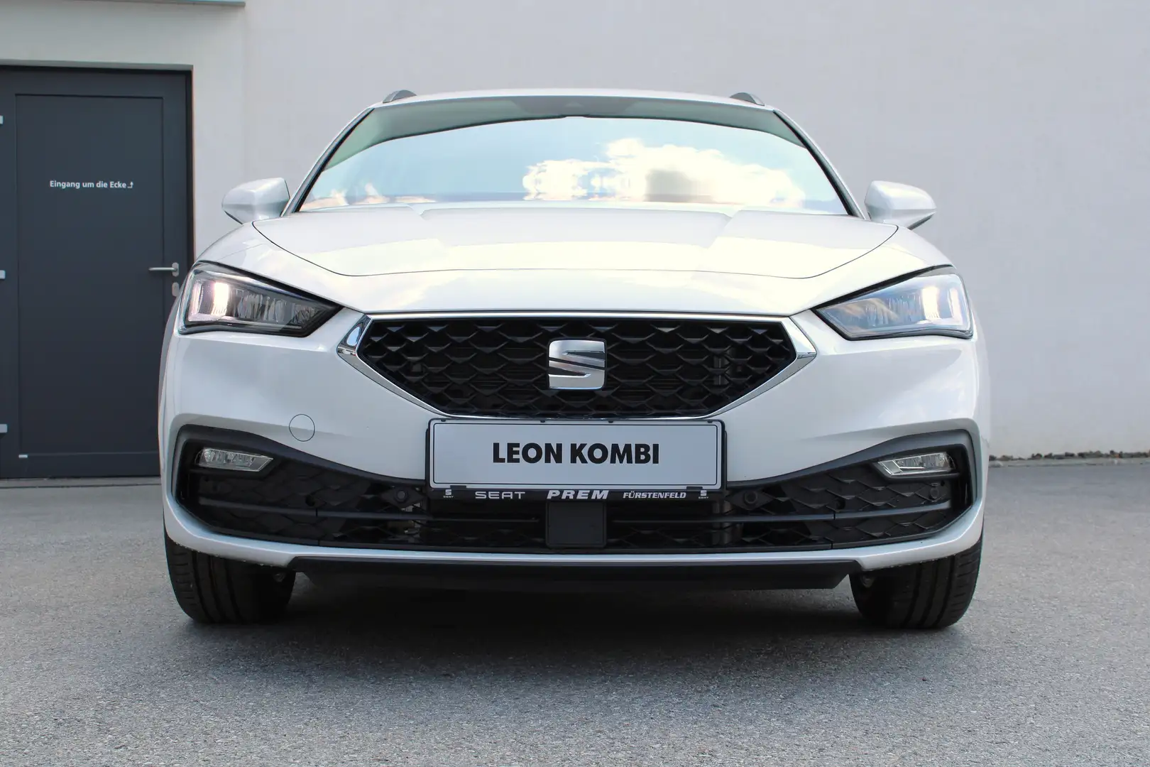SEAT Leon SP Kombi Style 2.0 TDI 115 PS mit vielen Extras! Weiß - 1