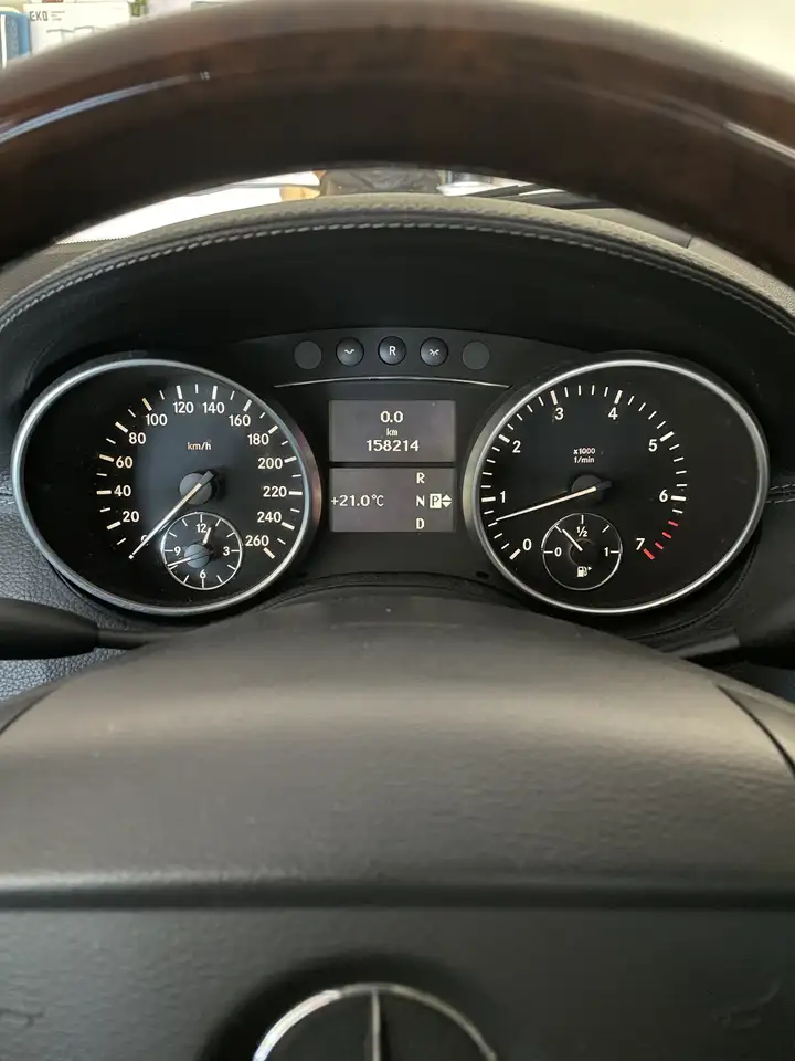 Mercedes-Benz GL-Class снимка Mercedes-Benz GL-Class