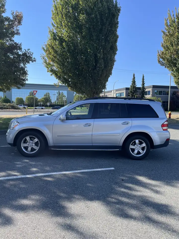 Mercedes-Benz GL-Class снимка Mercedes-Benz GL-Class