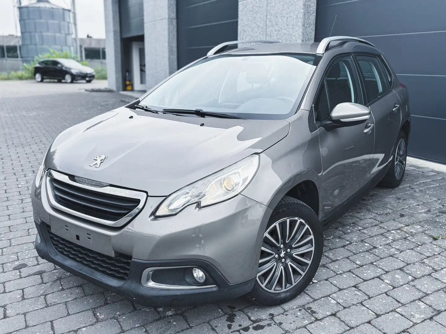 Peugeot 2008 MARCHAND OU EXPORT ! 1.6HDi Active, Climatisation Brun - 1