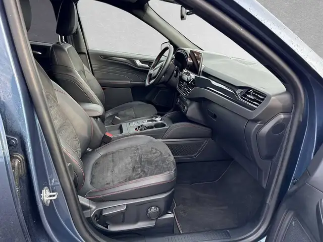 Ford Kuga view 3