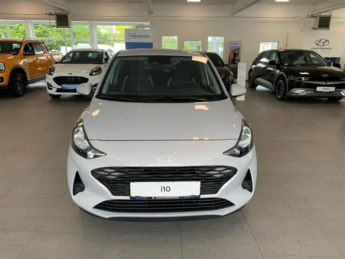 Hyundai i10 1,0 i Line Plus Grau - 2