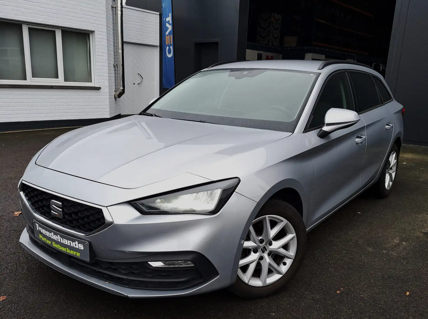 SEAT Leon Leon Sportstourer 1.0 TSI Move Grijs - 1