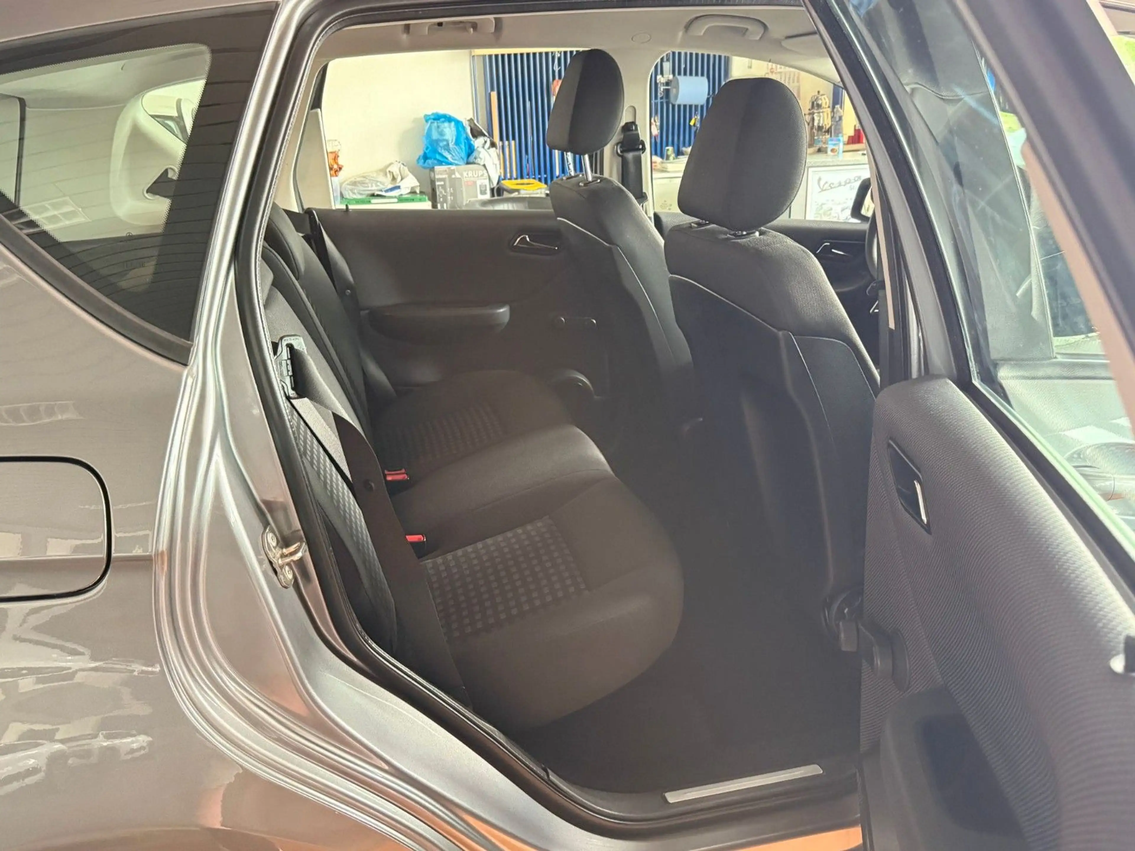 Mercedes-Benz A 150 Classic Automatik / Klima / R-Kamera — photo 11