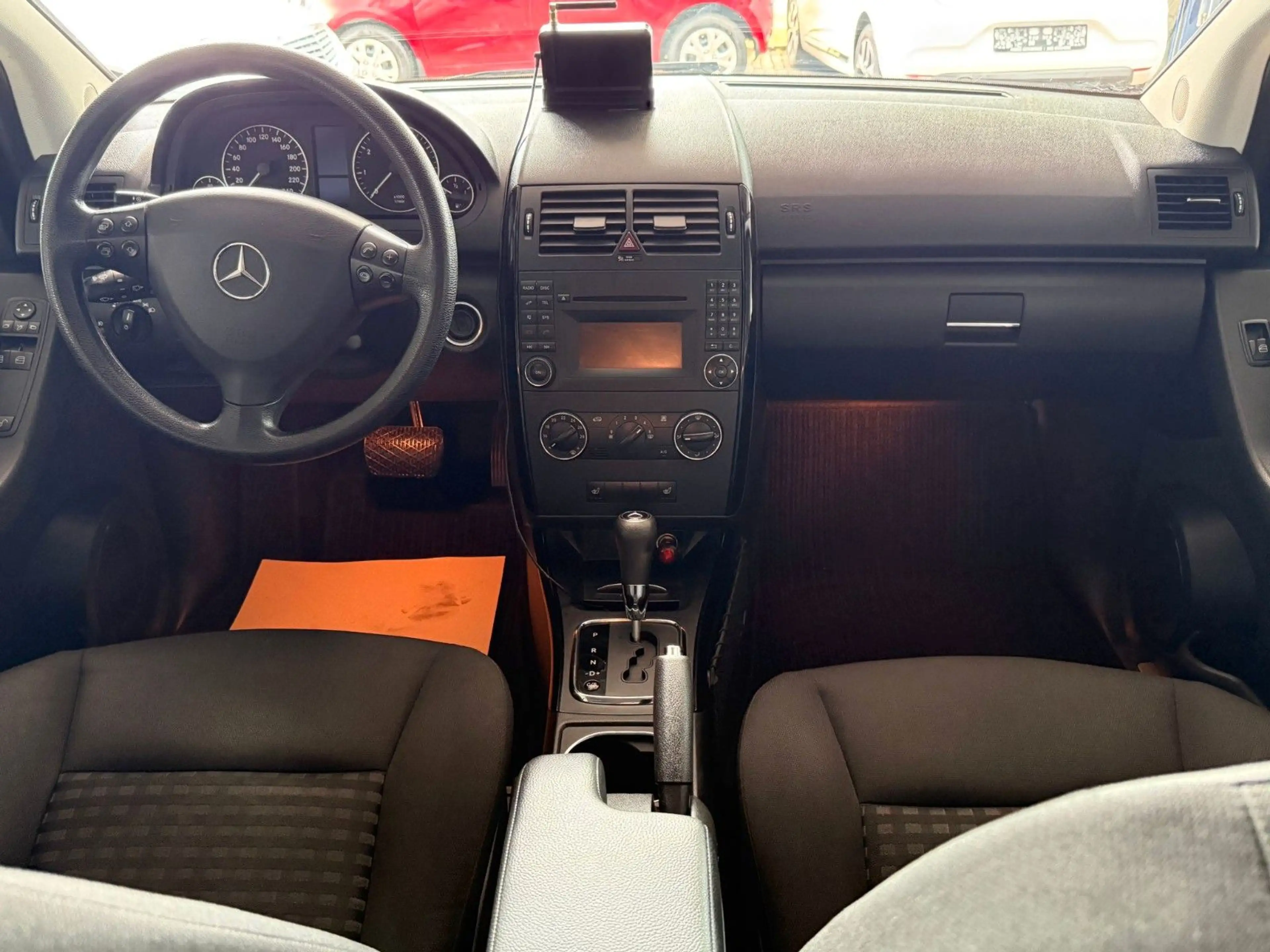 Mercedes-Benz A 150 Classic Automatik / Klima / R-Kamera — photo 14
