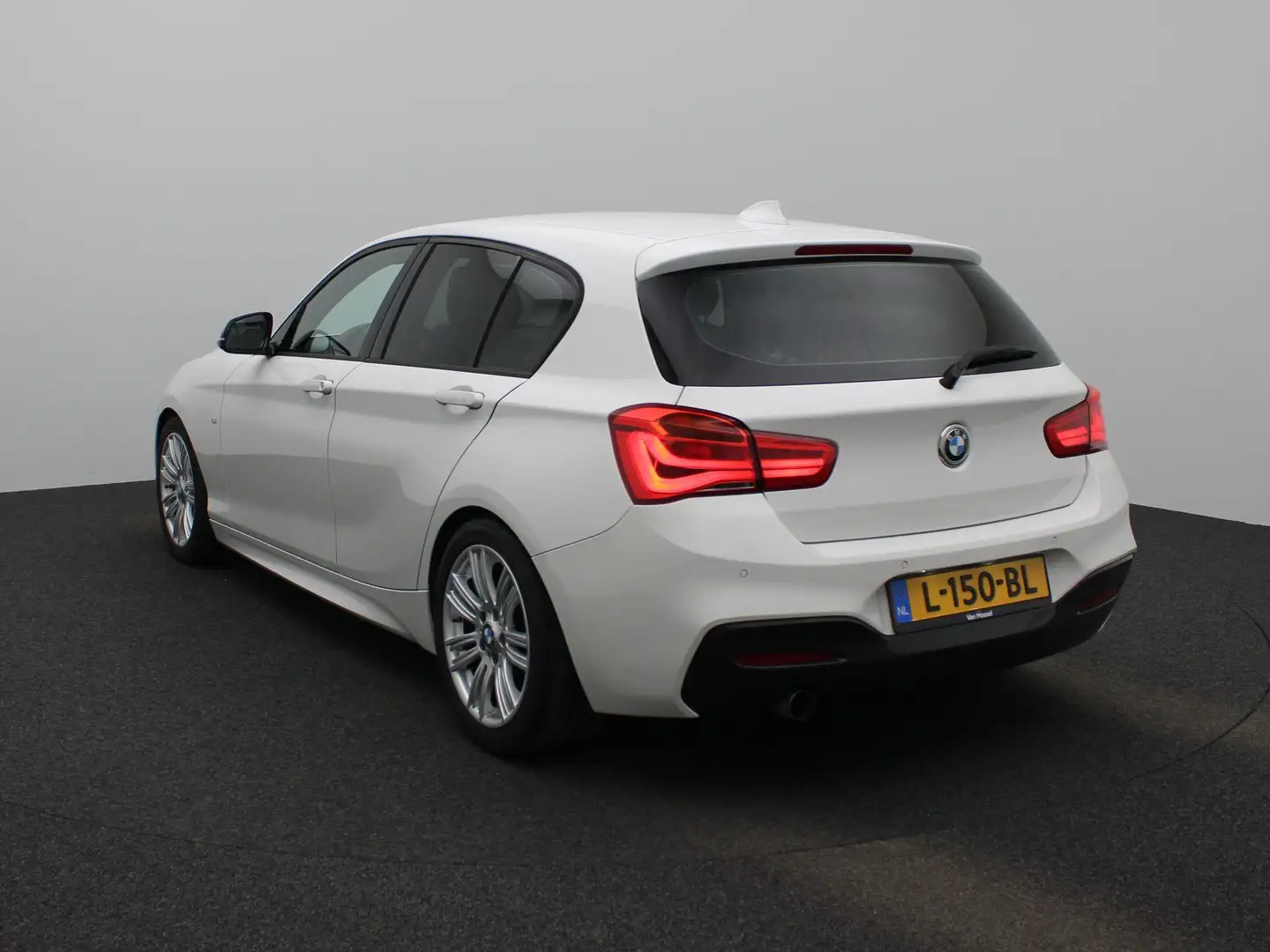 BMW 116 1-serie 116i M Sport | Alcantara Sportstoelen | St Blanc - 2