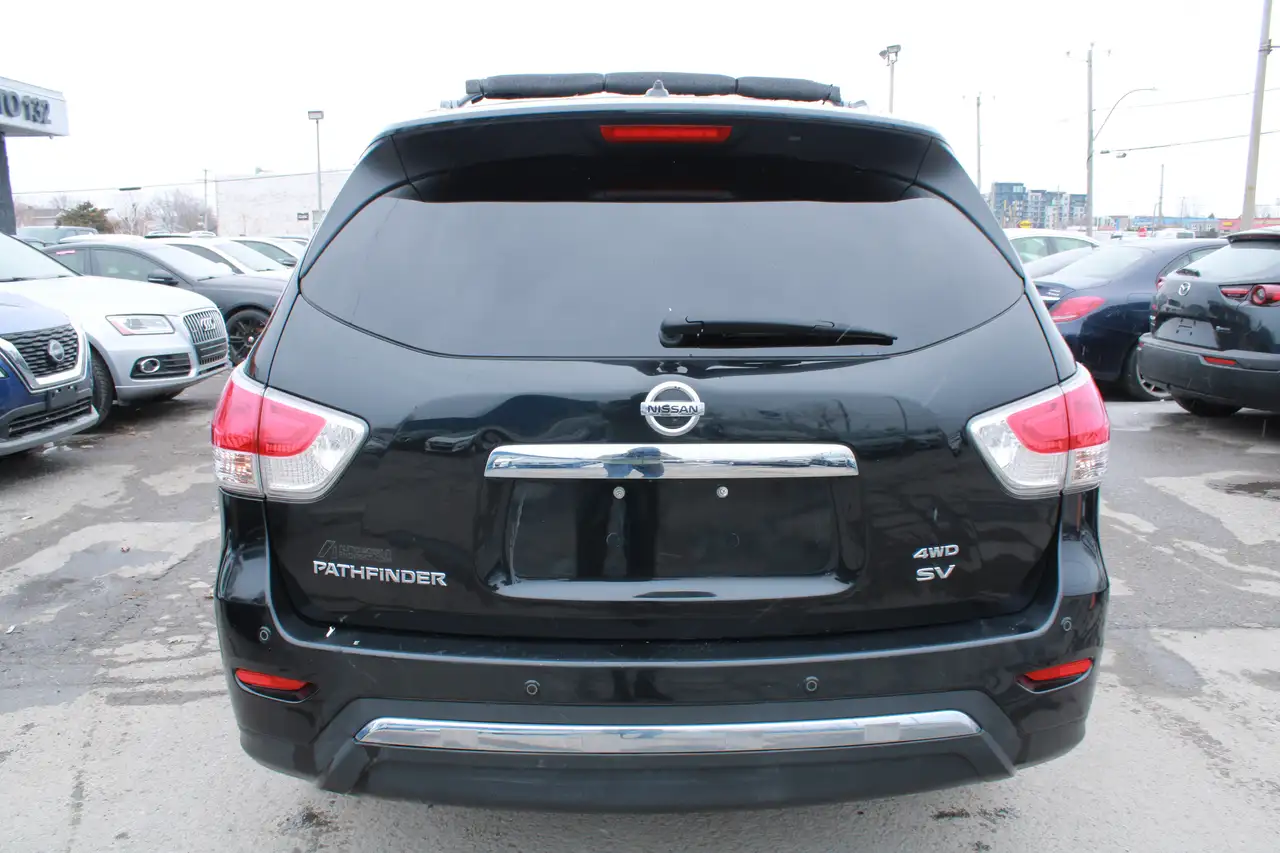 Nissan Pathfinder снимка Nissan Pathfinder