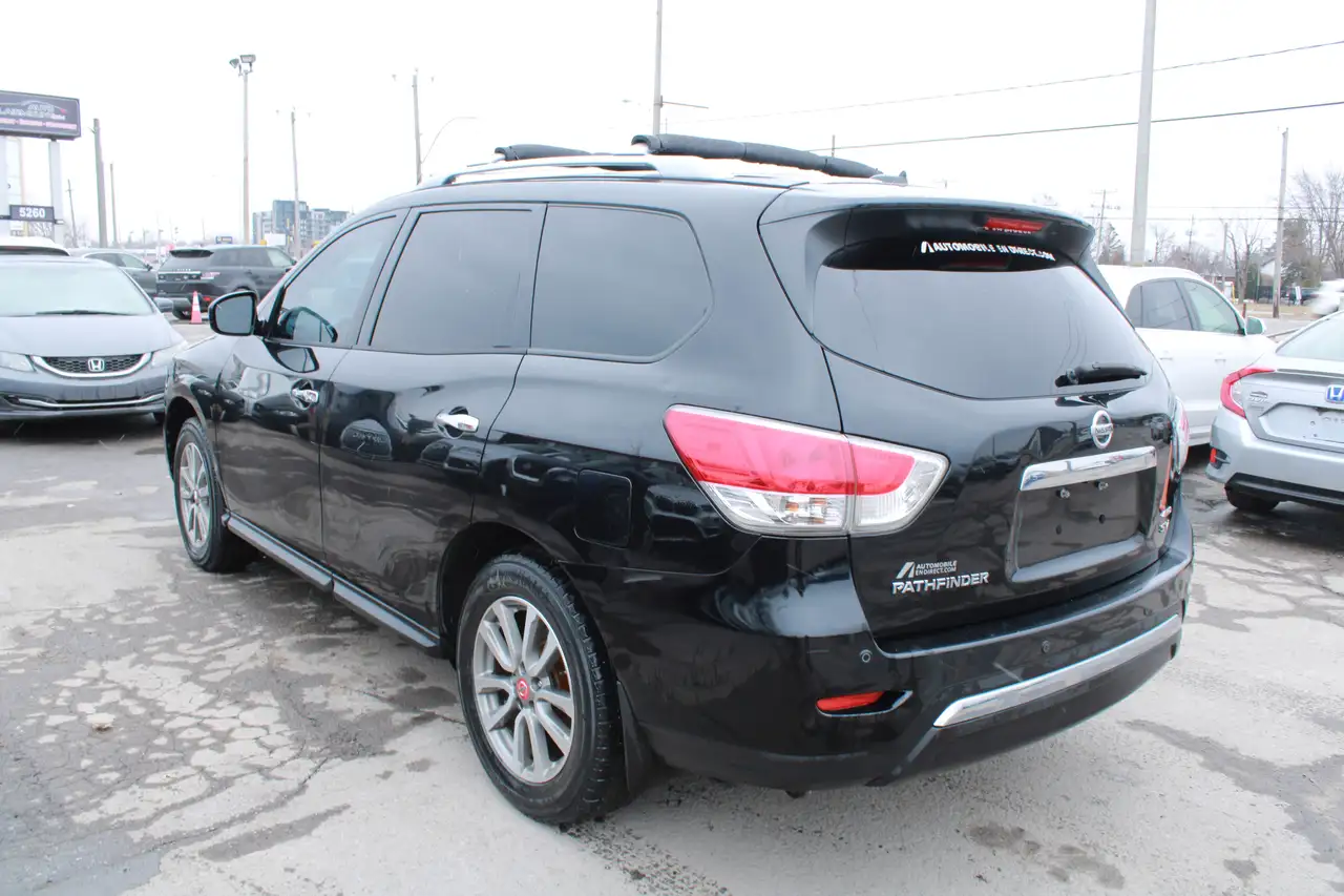 Nissan Pathfinder снимка Nissan Pathfinder