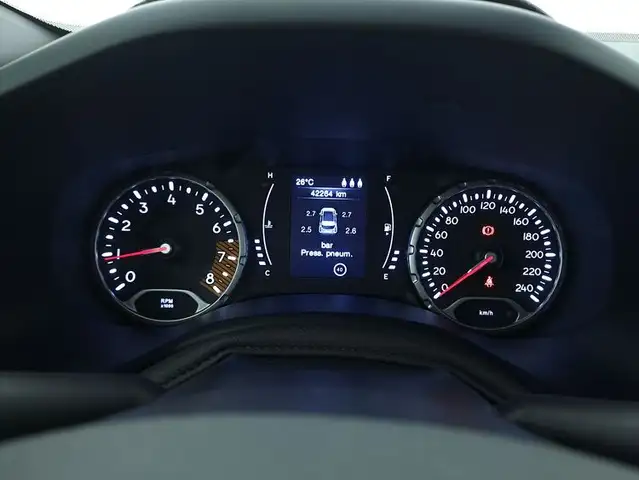 Jeep Renegade view 12