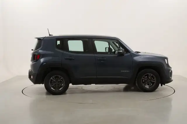 Jeep Renegade view 6