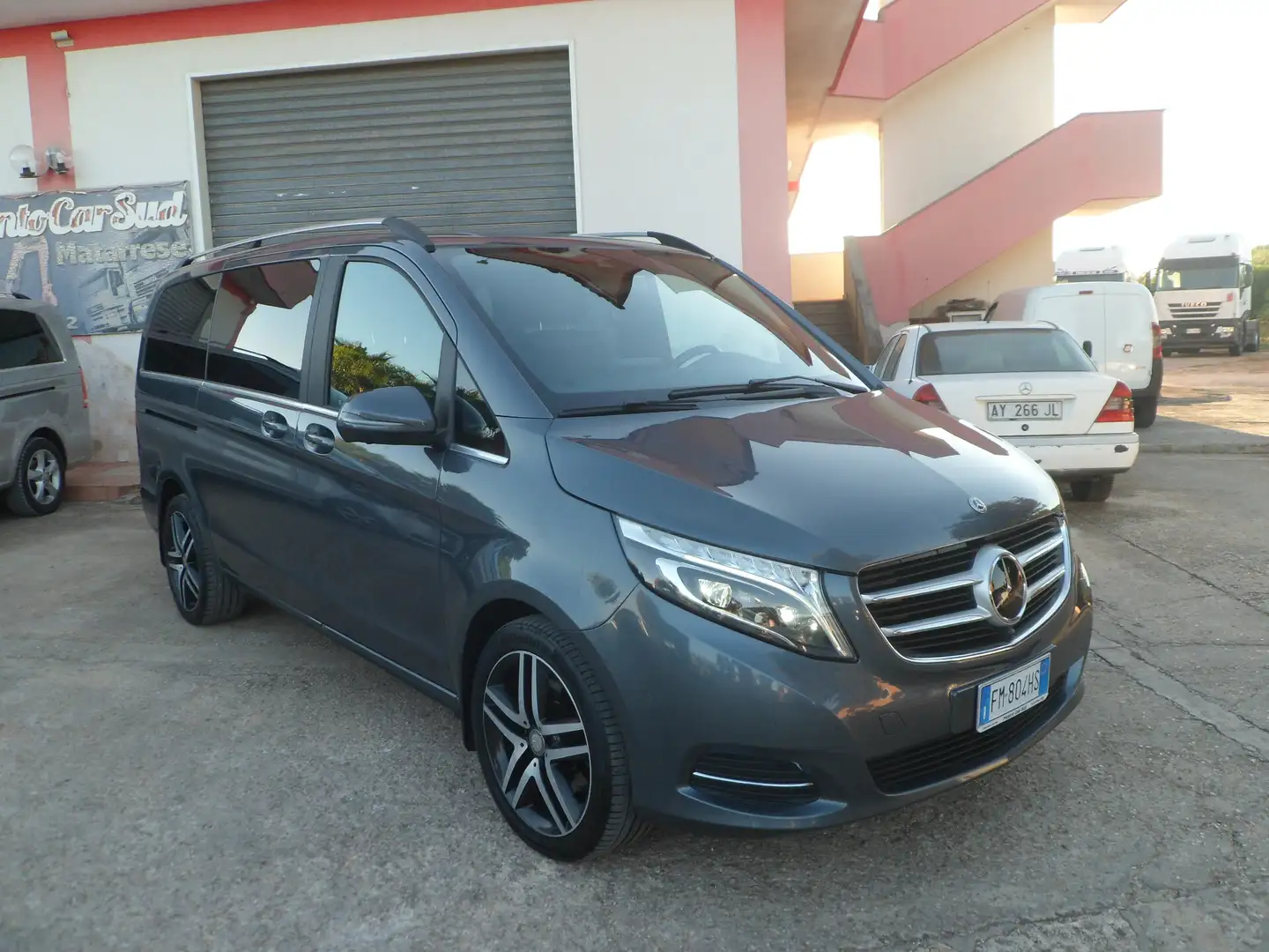 Mercedes-Benz V 250 d Auto 4Matic Premium Long Szary - 2
