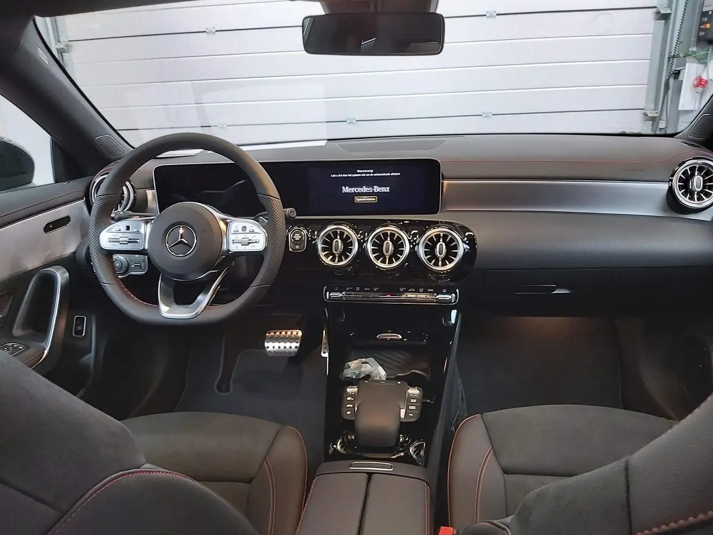 Mercedes-Benz CLA 250 Shooting Brake 7G-DCT AMG Line - 2