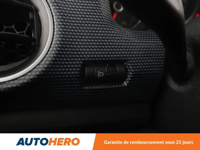 Volkswagen Up! view 29