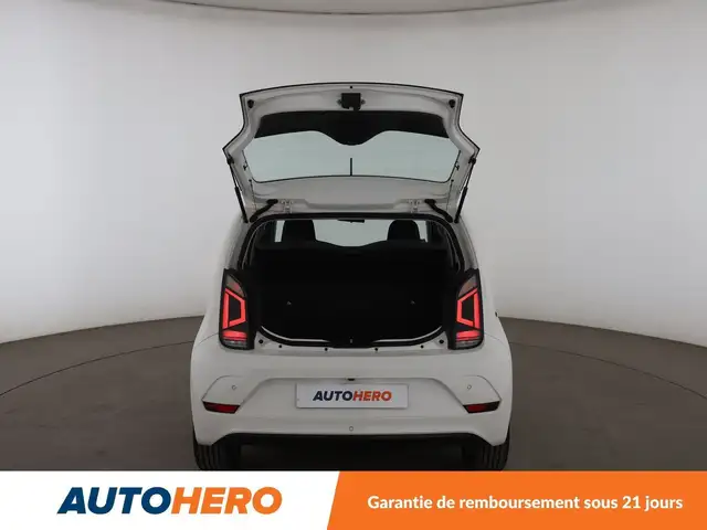 Volkswagen Up! view 16