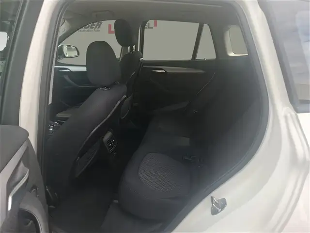 BMW X1 view 9