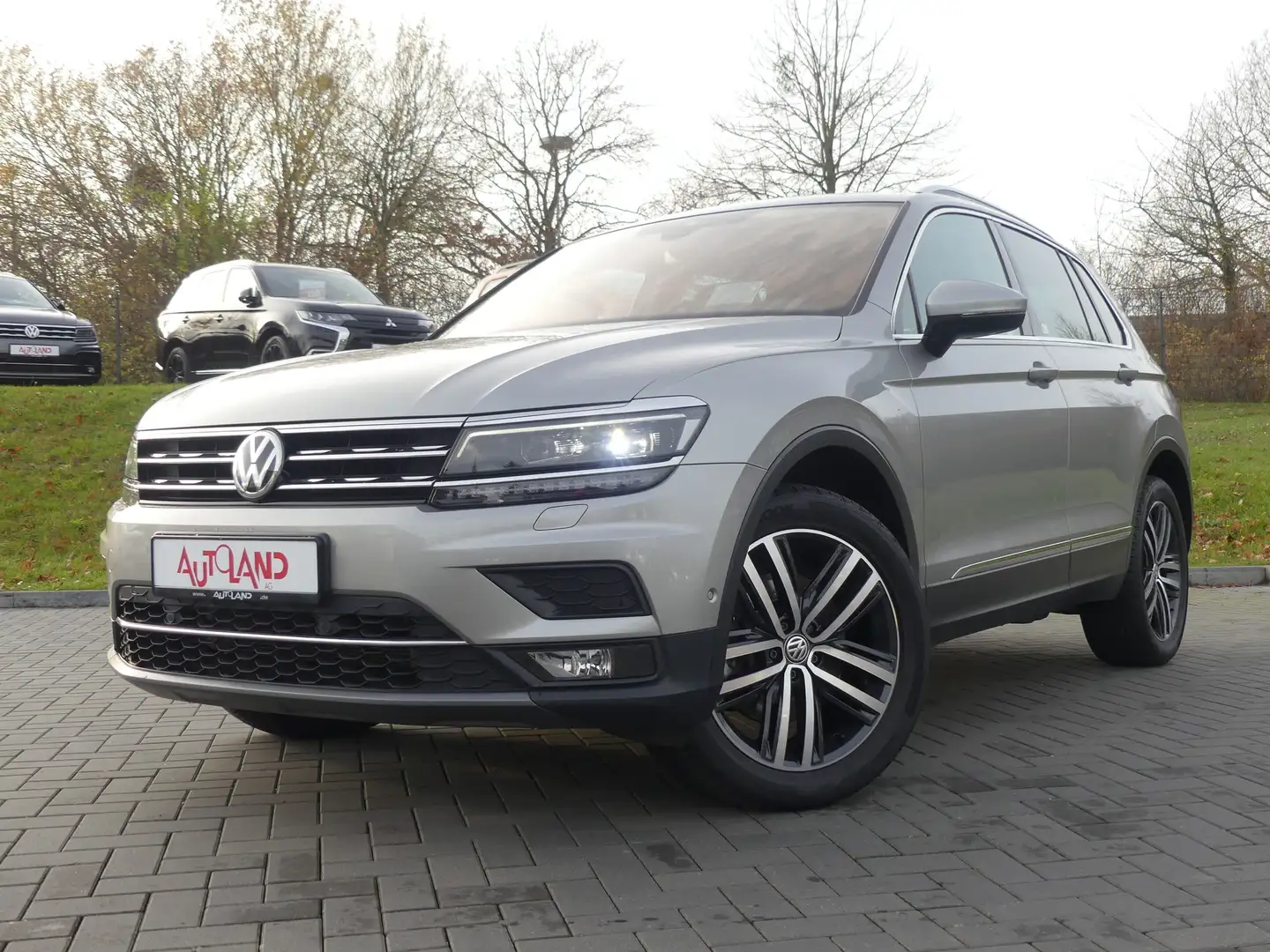 Volkswagen Tiguan 2.0 Highline 4Motion LED Navi Head-Up ACC Gris - 2