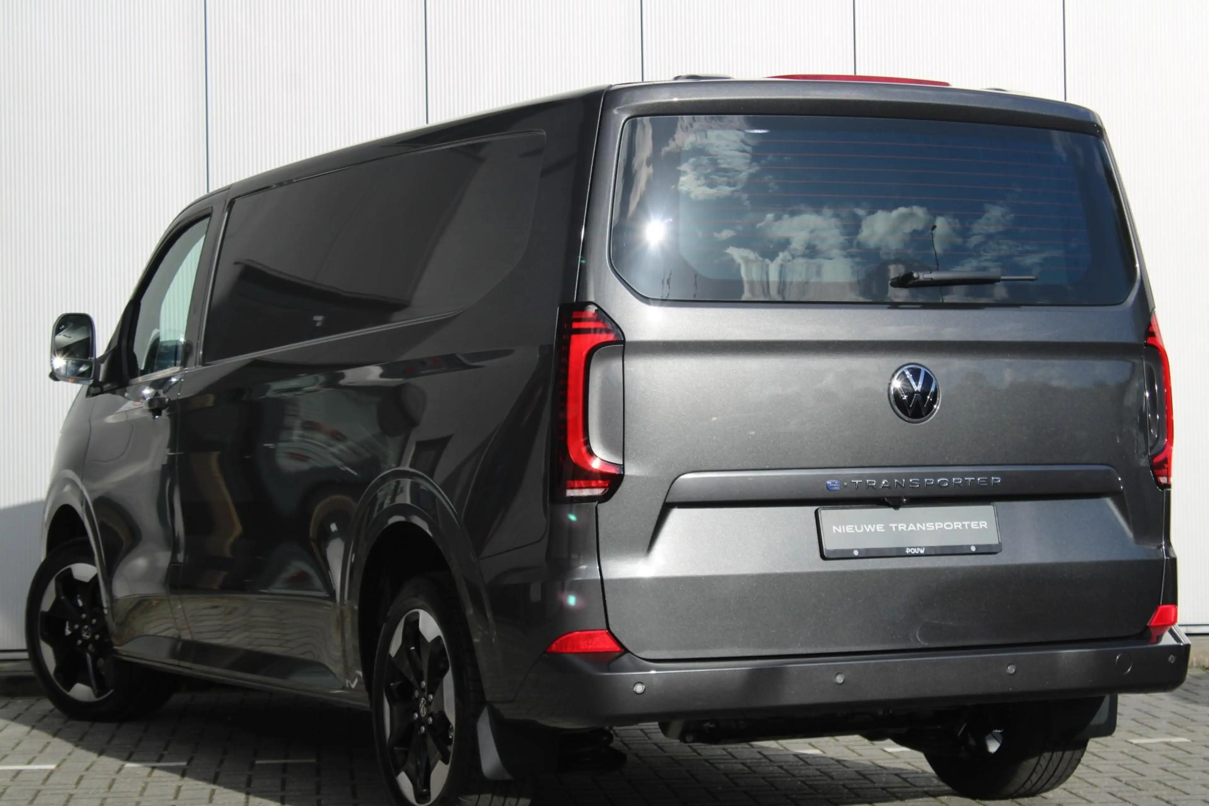 Volkswagen Transporter e-Transporter 218pk 34 L2H1 Bulli 64 kWh | 19" Vel — photo 12