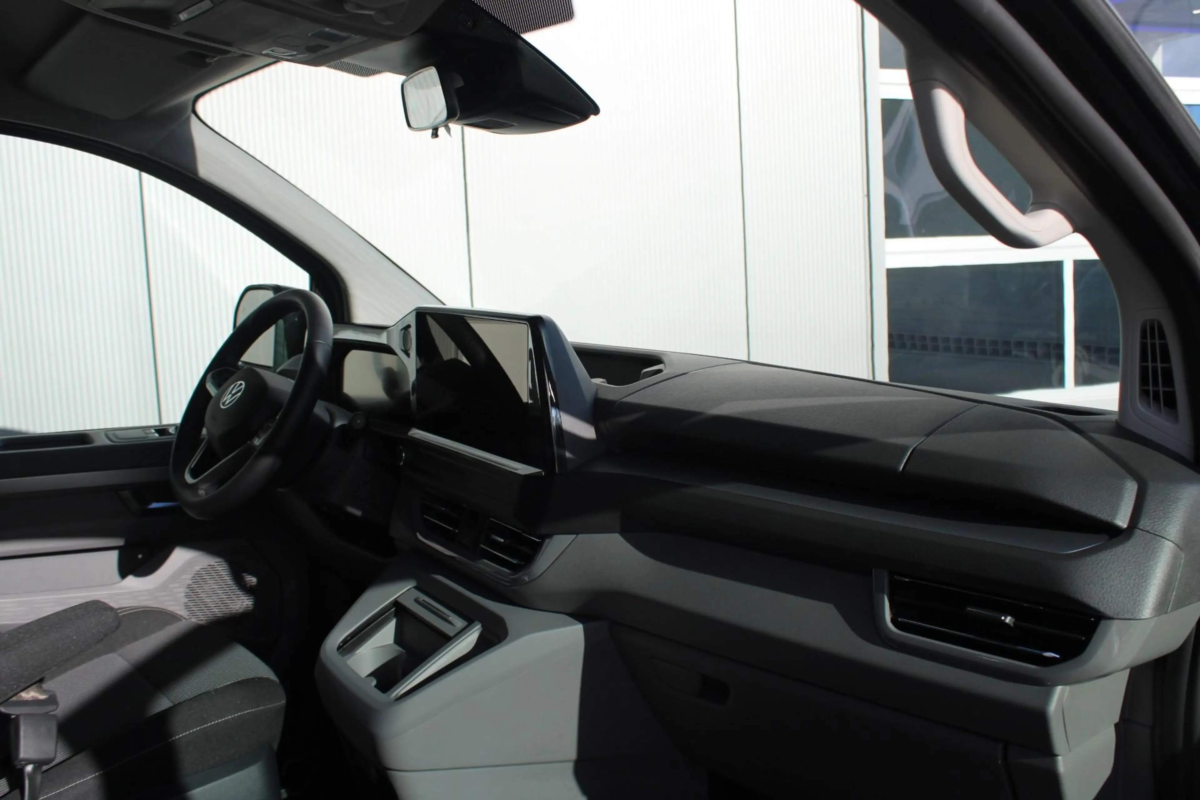 Volkswagen Transporter e-Transporter 218pk 34 L2H1 Bulli 64 kWh | 19" Vel — photo 15