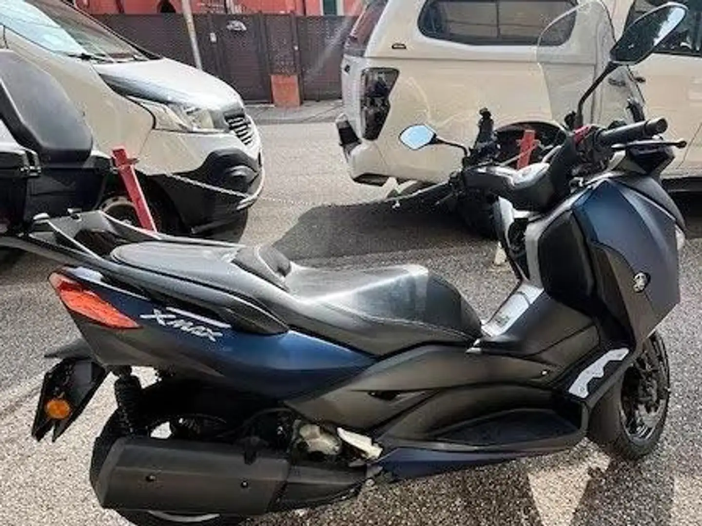 Yamaha X-Max 300 Blu/Azzurro - 1