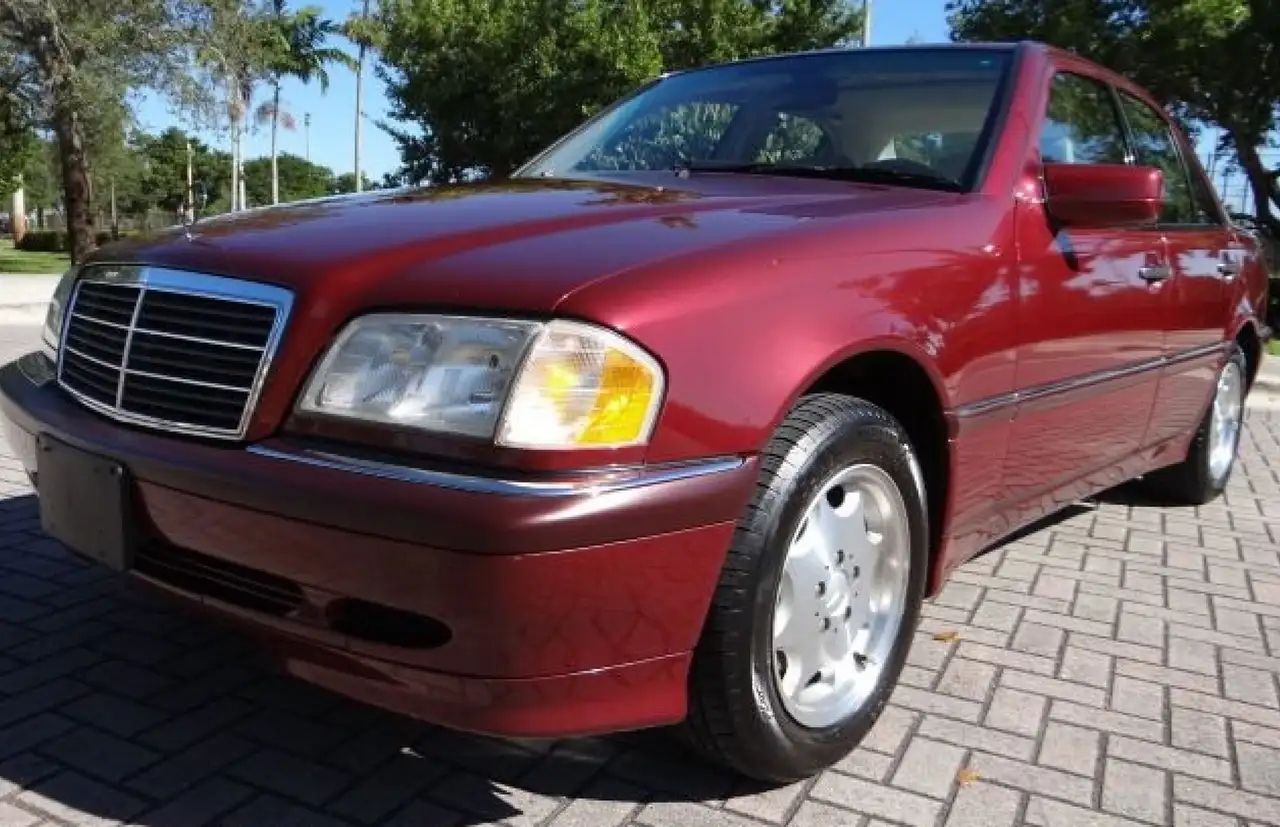 Mercedes-Benz C 230