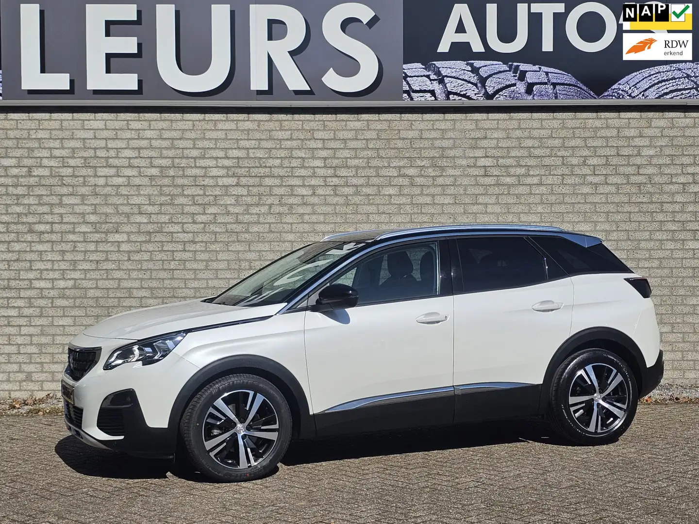 Peugeot 3008 1.2 PureTech Première Automaat/Trekhaak/Camera Wit - 1
