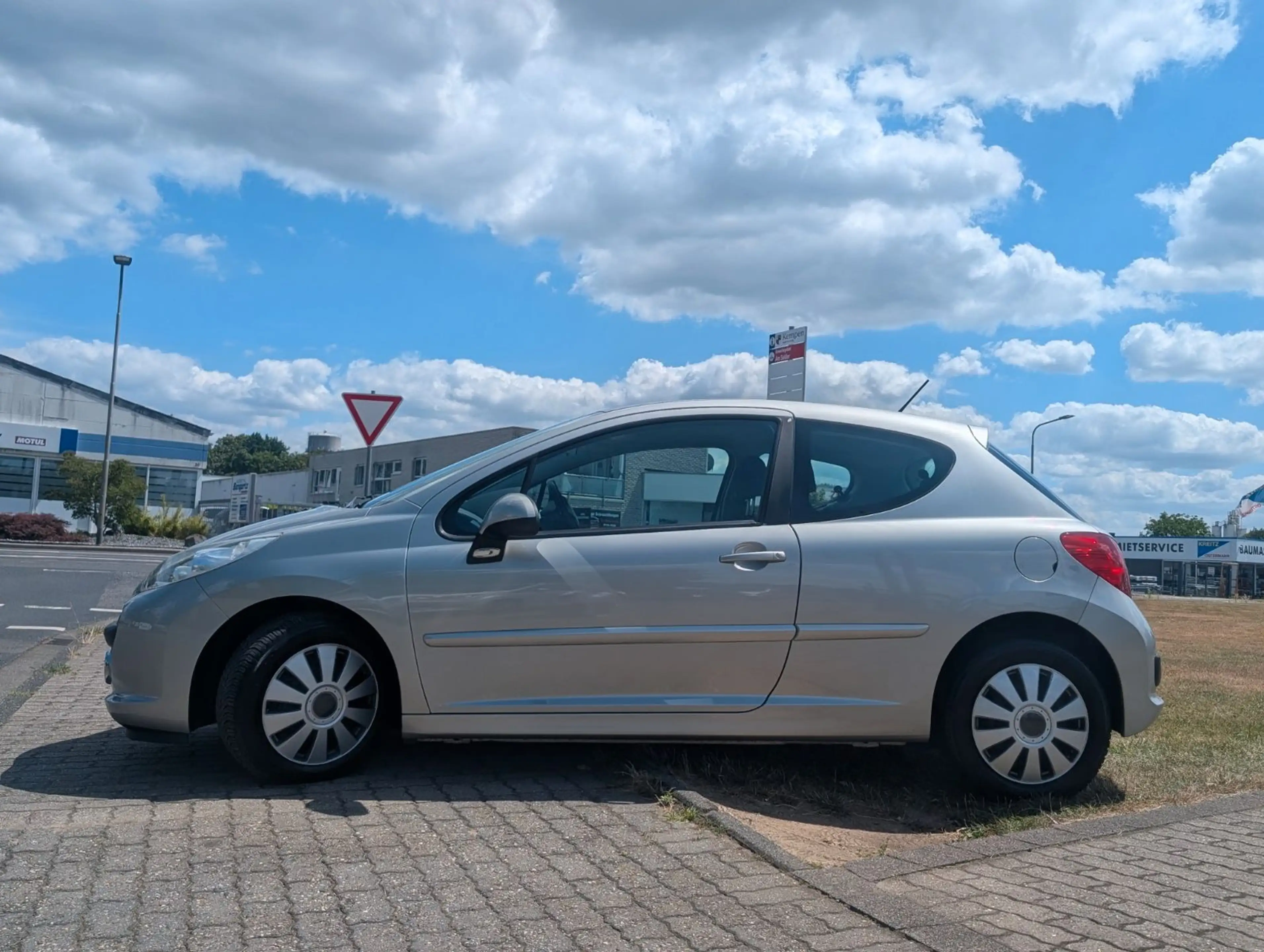 Peugeot 207 Sport*AUTOMATIK*KLIMA*ZV-FUNK*RADIO-CD*PDC ! — photo 12