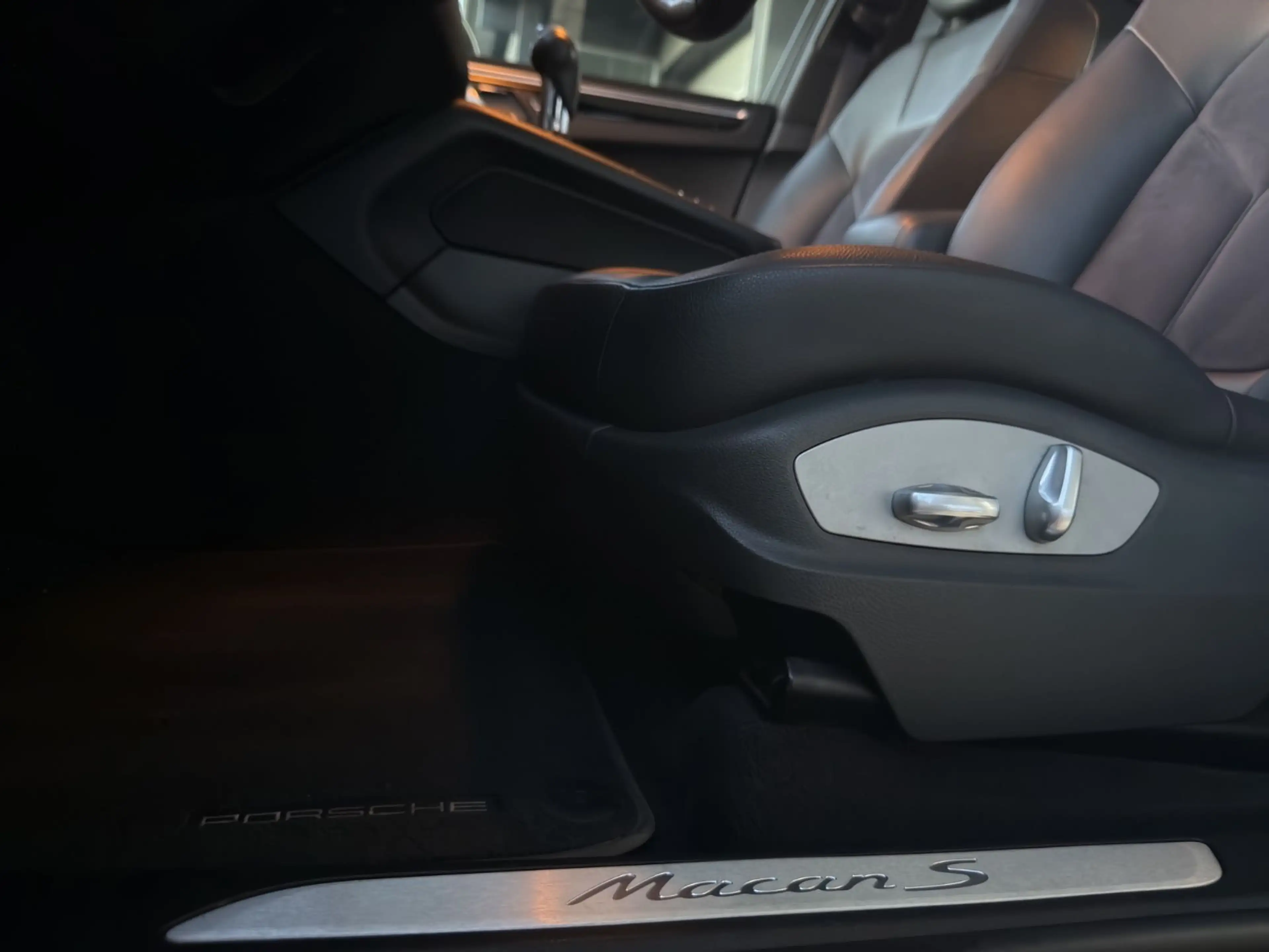 Porsche Macan S Diesel*PANO*LED*NAVI*CHRONO*21"*KAMERA — photo 11