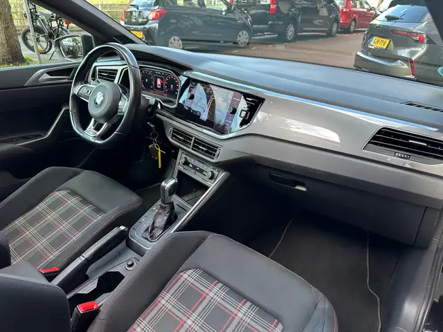 Volkswagen Polo view 13