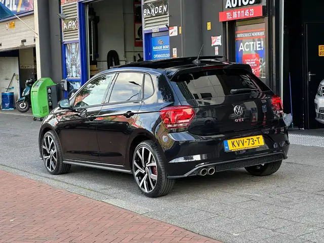 Volkswagen Polo view 2