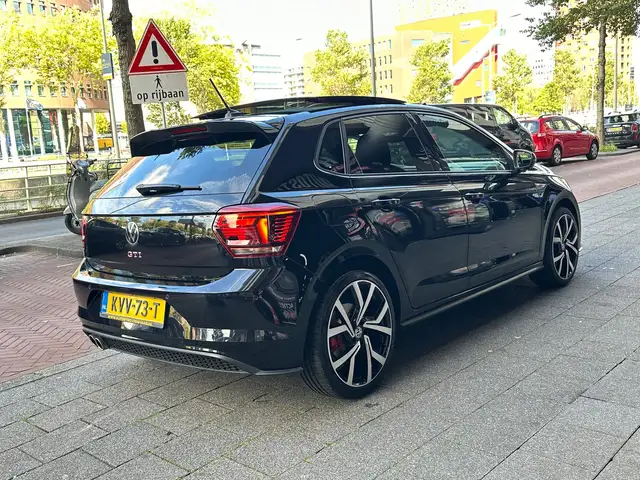 Volkswagen Polo view 3