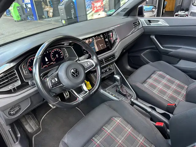 Volkswagen Polo view 12