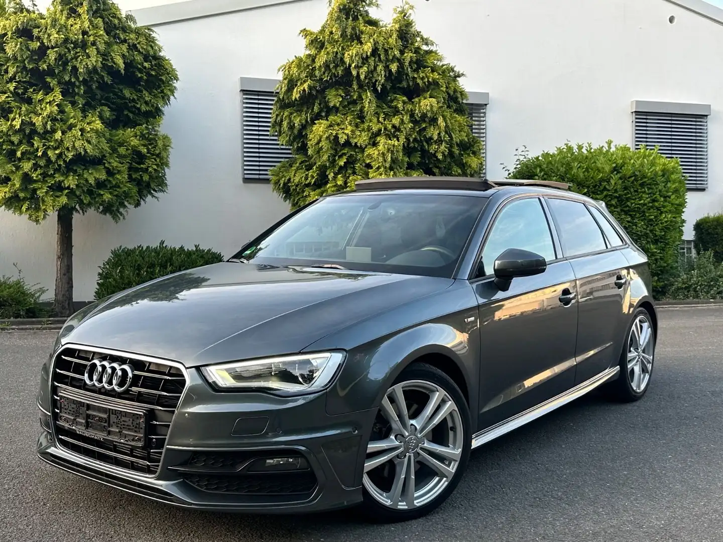 Audi A3 Sportback*3X-S-LINE*PANO*NAVI*131-TKM* Gris - 1