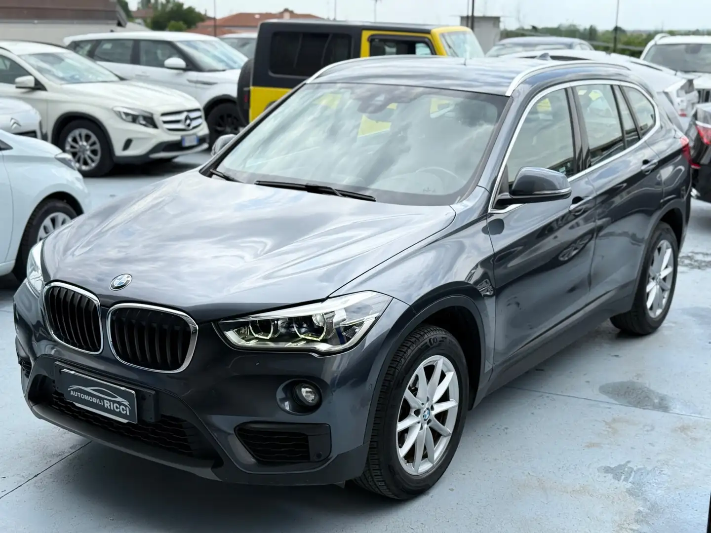 BMW X1 sDrive16d Advantage Grigio - 1
